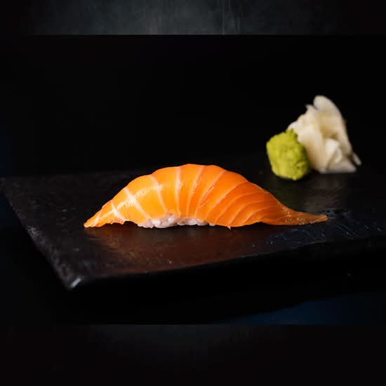 Salmon Nigiri 🍣🐟 サーモンにぎり 三文鱼握寿司 연어 니기리